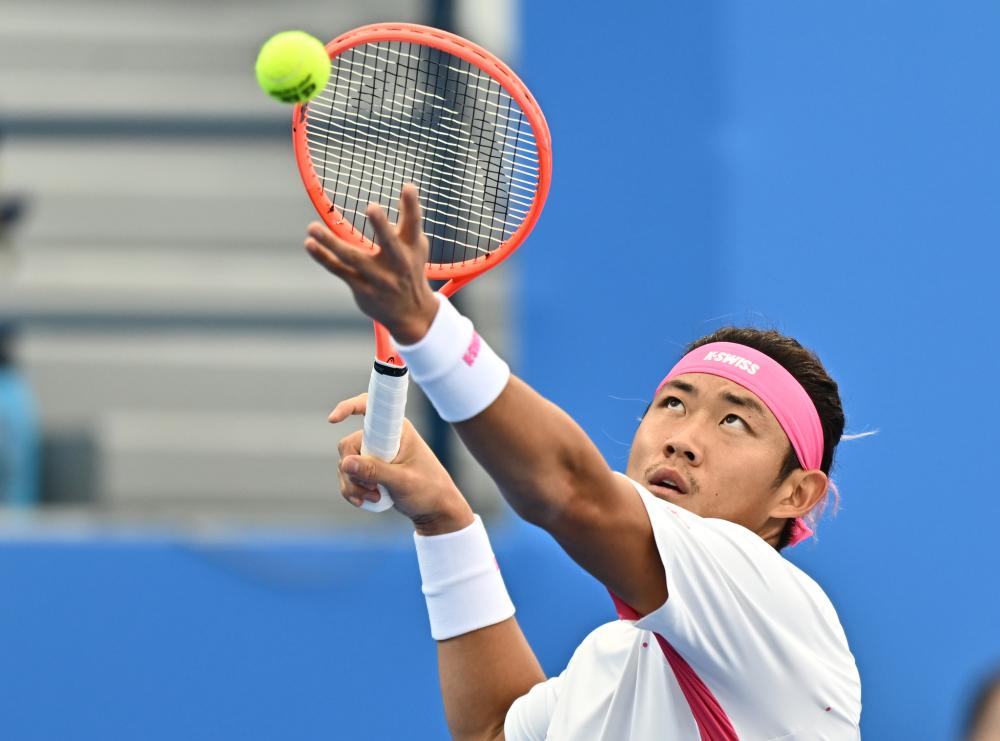 埃弗顿后卫禁区疑似手球，裁判未吹点球正确吗？